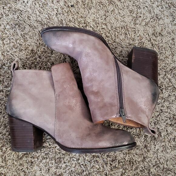 Sofft Women's Ware Boot Smoke Distressed Metallic Suede - Picture 13 of 15